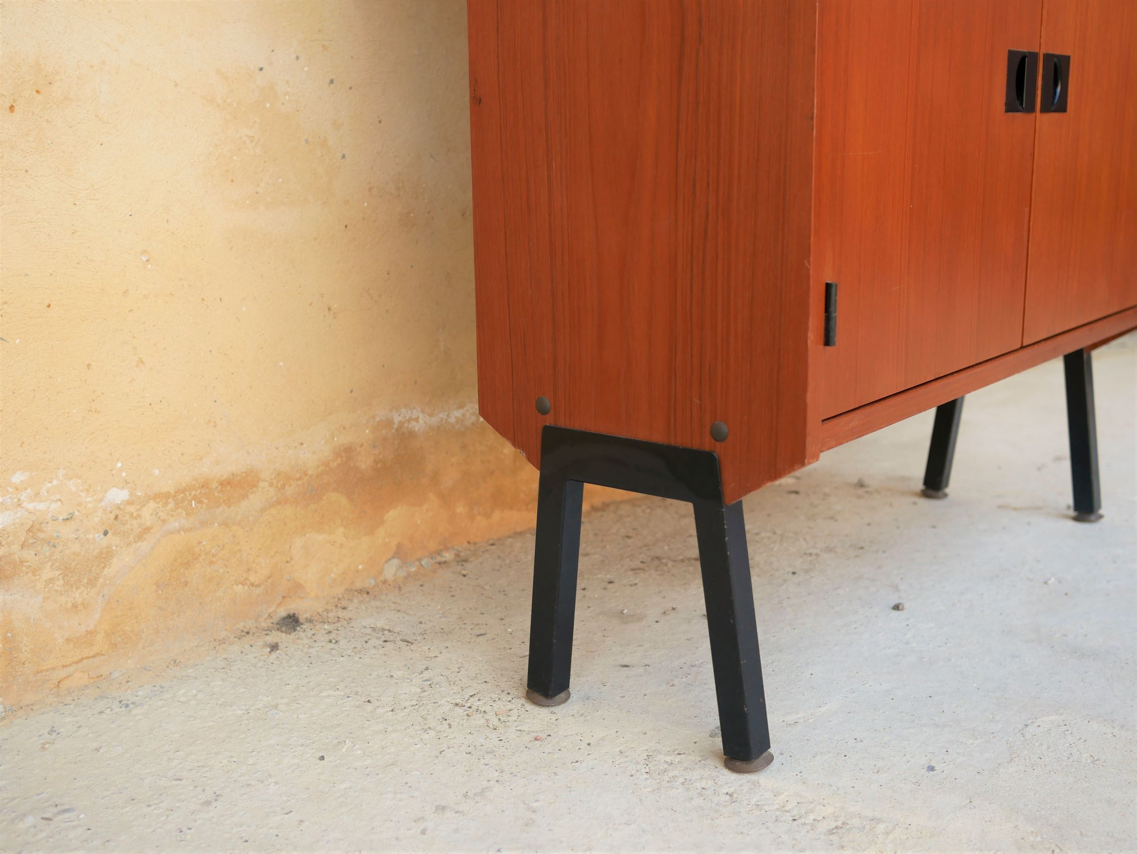 Library showcase by René-Jean Caillette for Charron editions