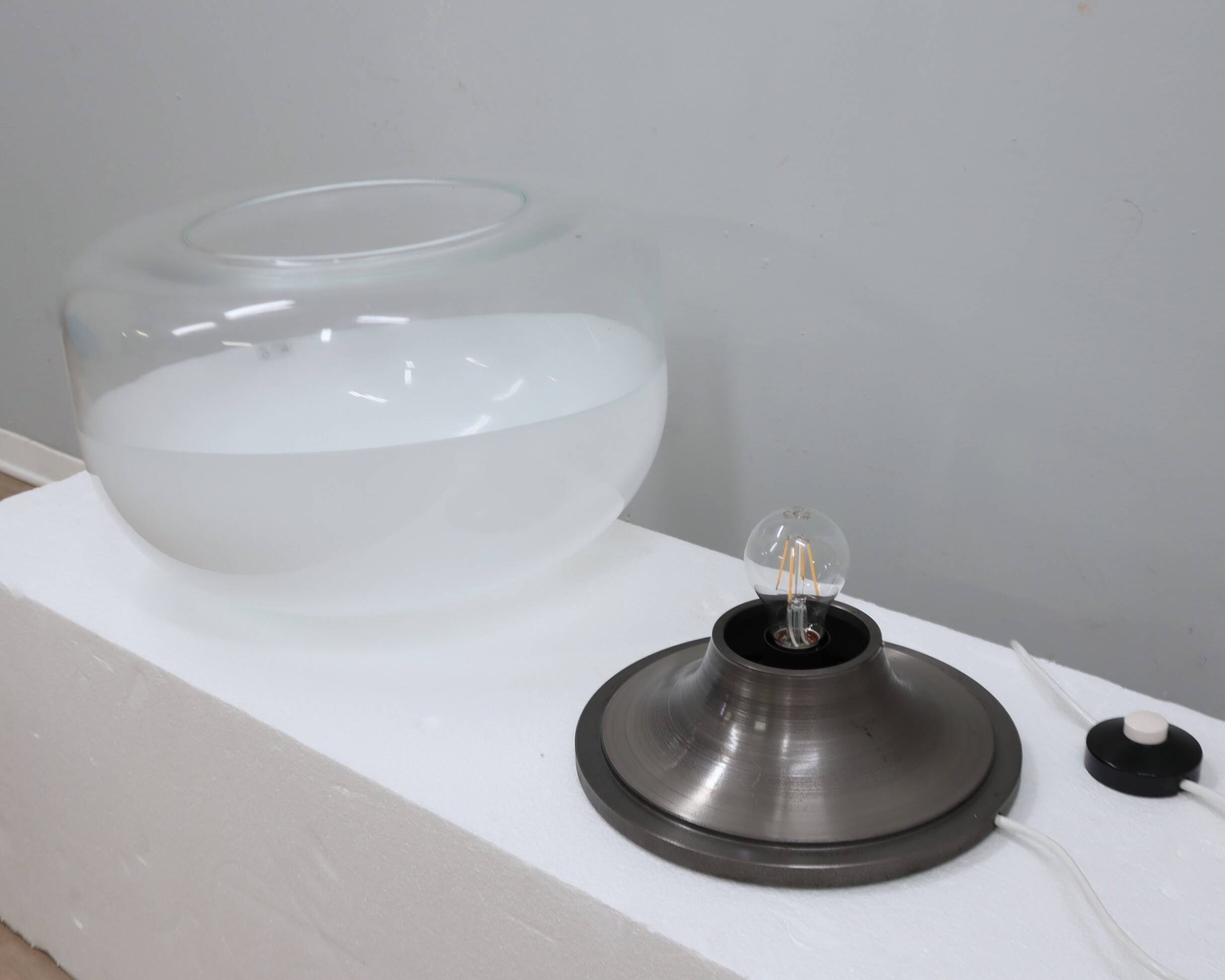 Lampe en verre lattimo Pamio Medusa des années 1960 par Leucos