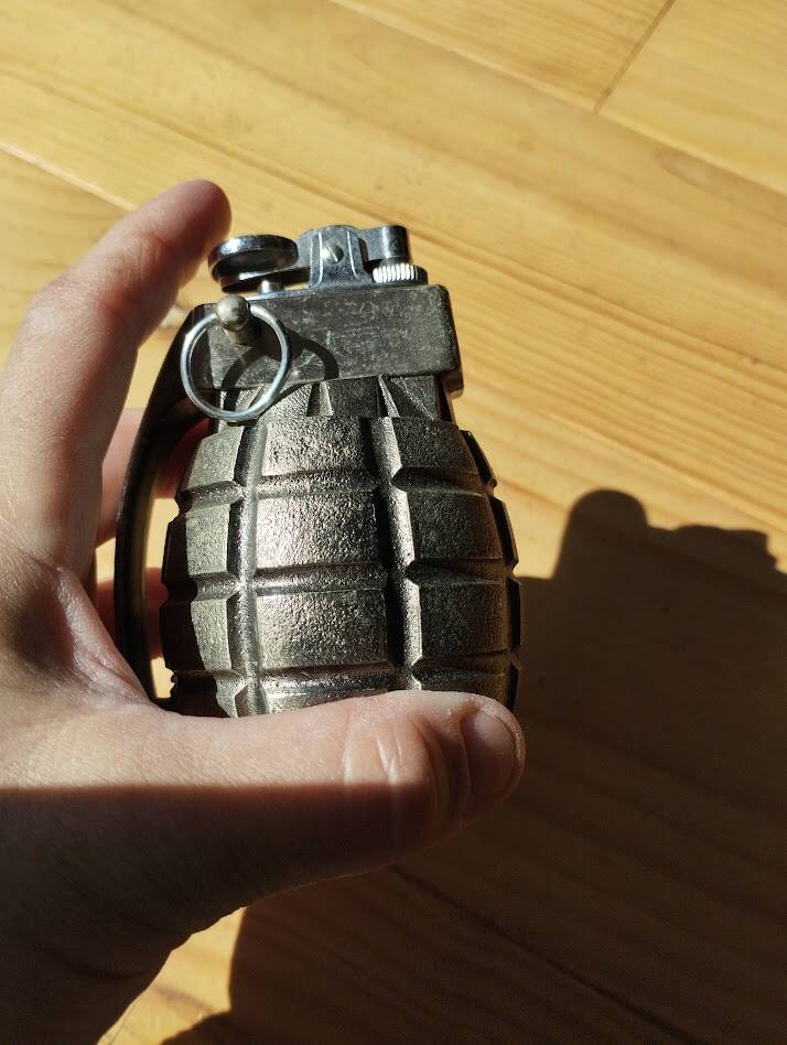 Briquet de table Vintage Grenade "Combat P.G.L." Japan 1950/60 - Complet