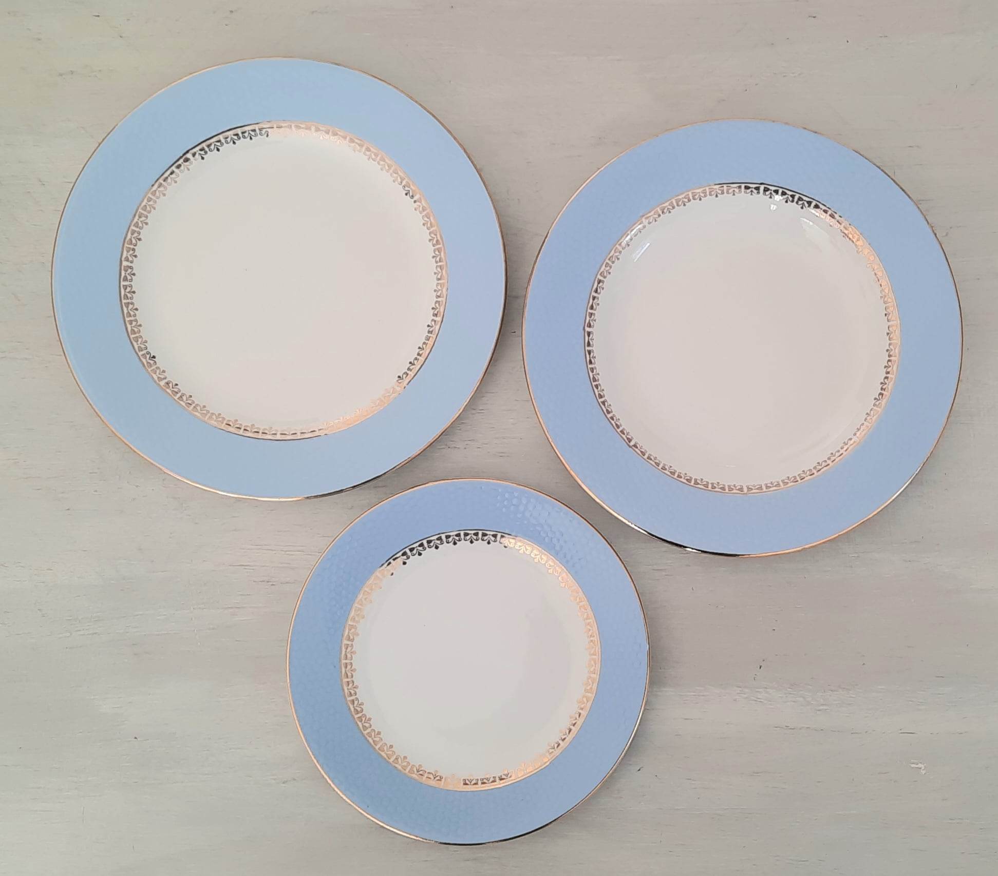 Flat Plates in Faience Café Gilbert by Moulin des Loups Vintage