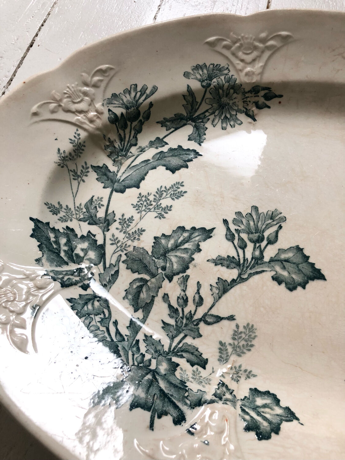 Flat oval iron earth bird and butterfly