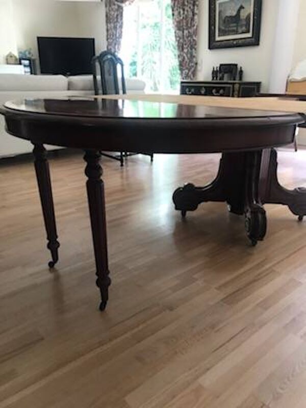 Table extensible en noyer, XIXème s.