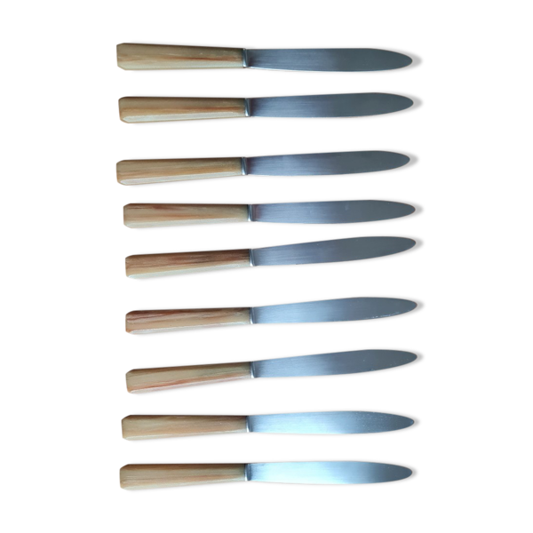 Set de 9 couteaux en bakélite