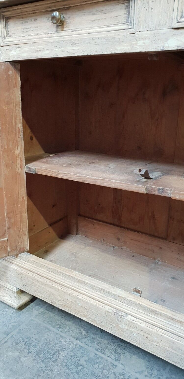 Vintage vaisselier in two bodies