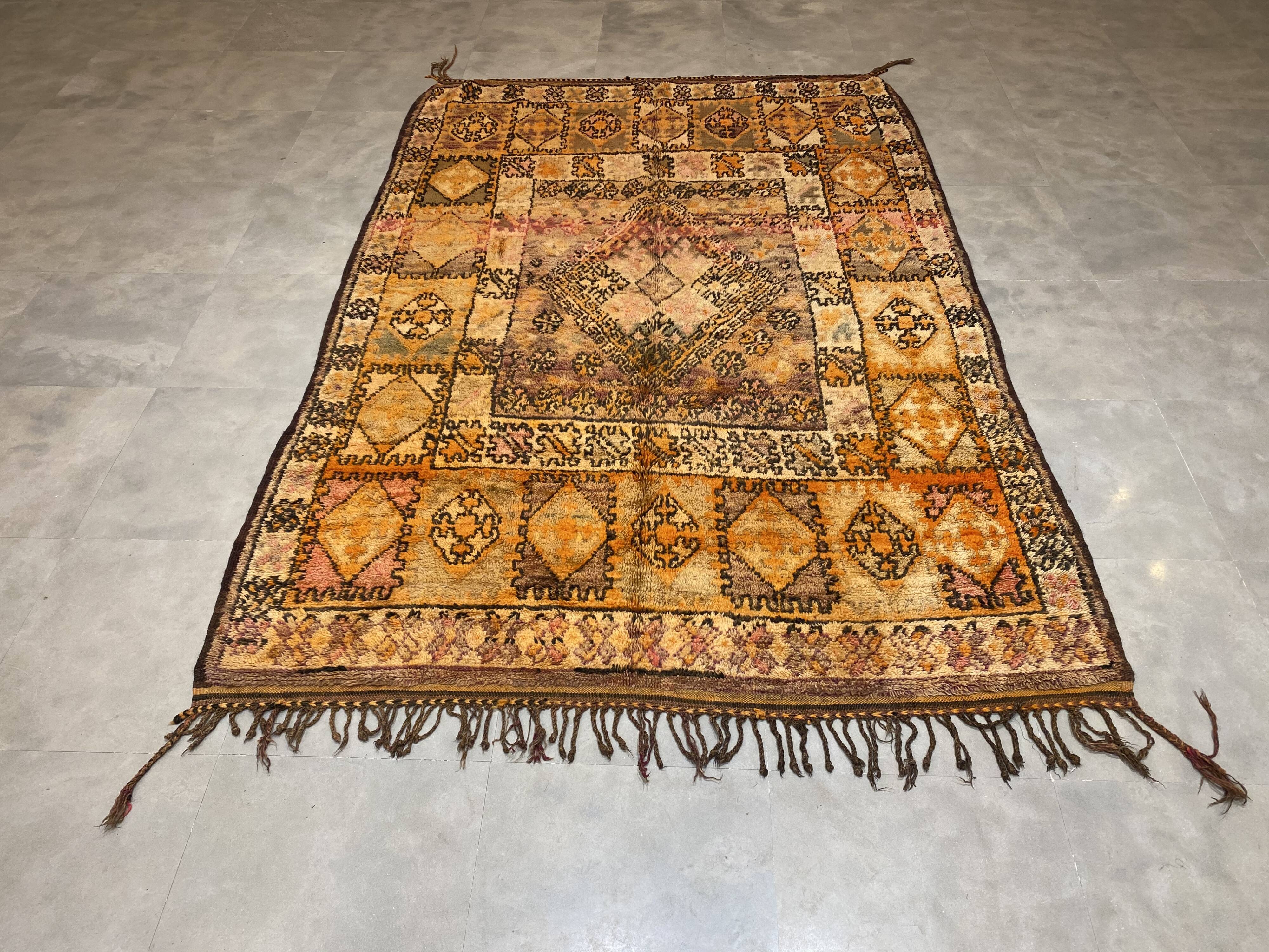 Ancient berbere carpet 200x300cm