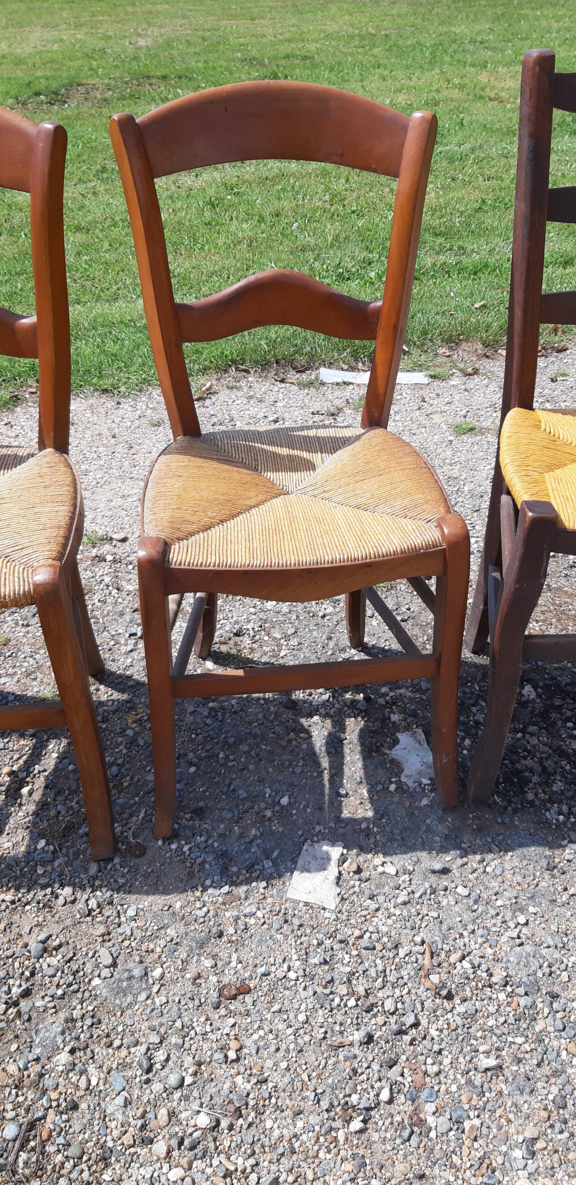 6 antique mulched chairs