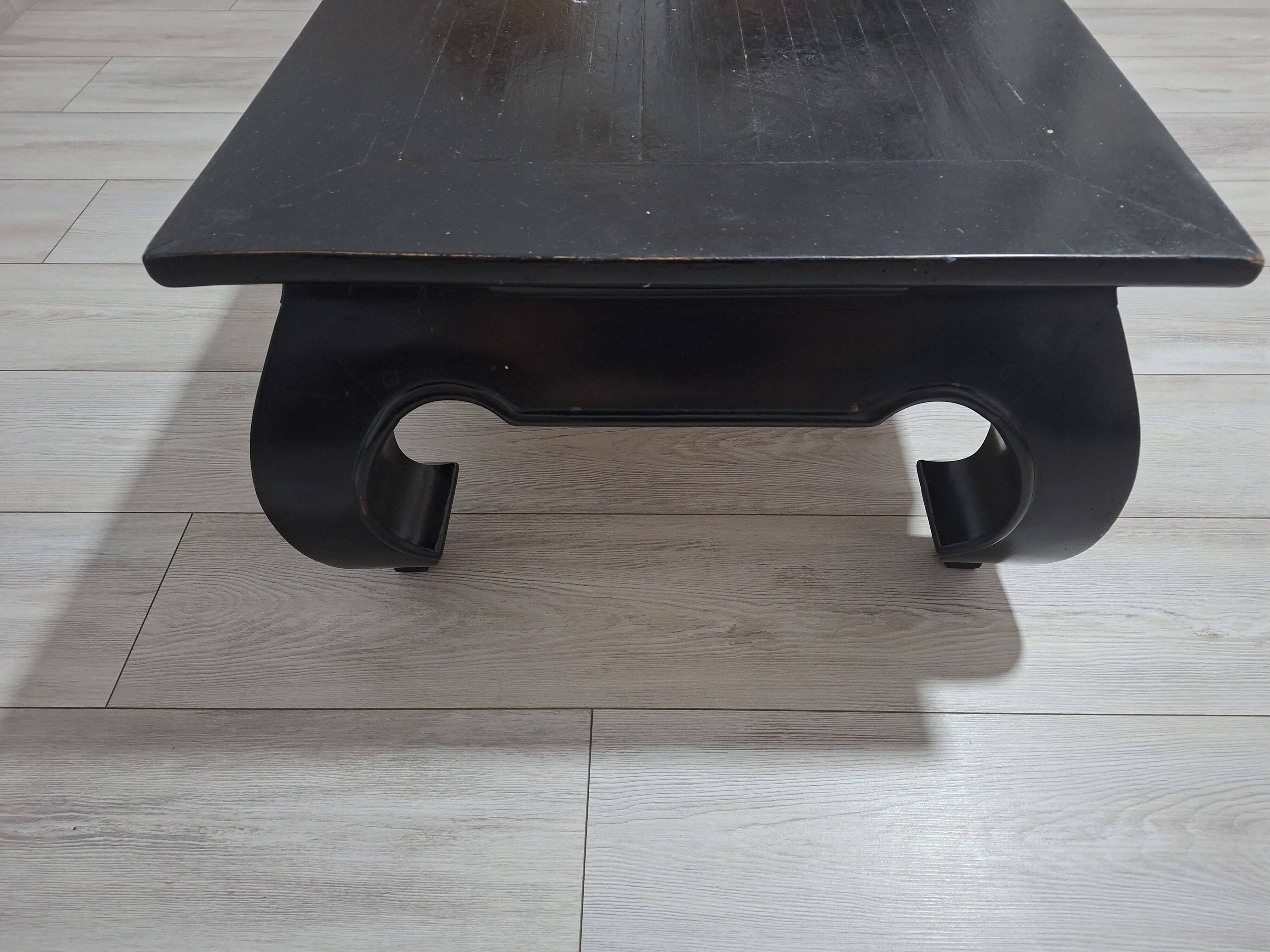 Opium table