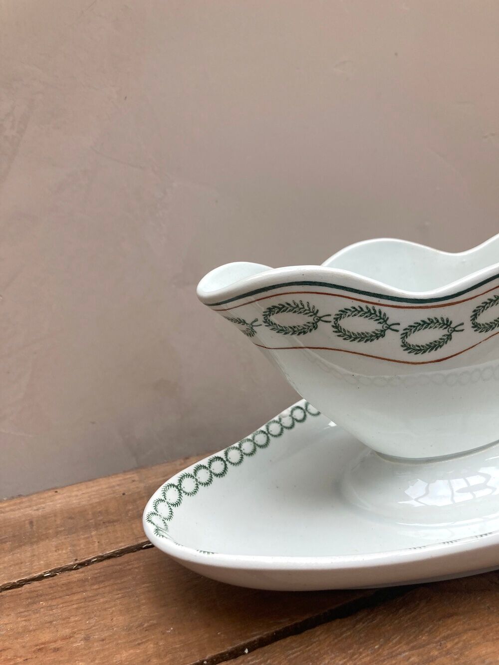 Saint Amand 600S sauce boat