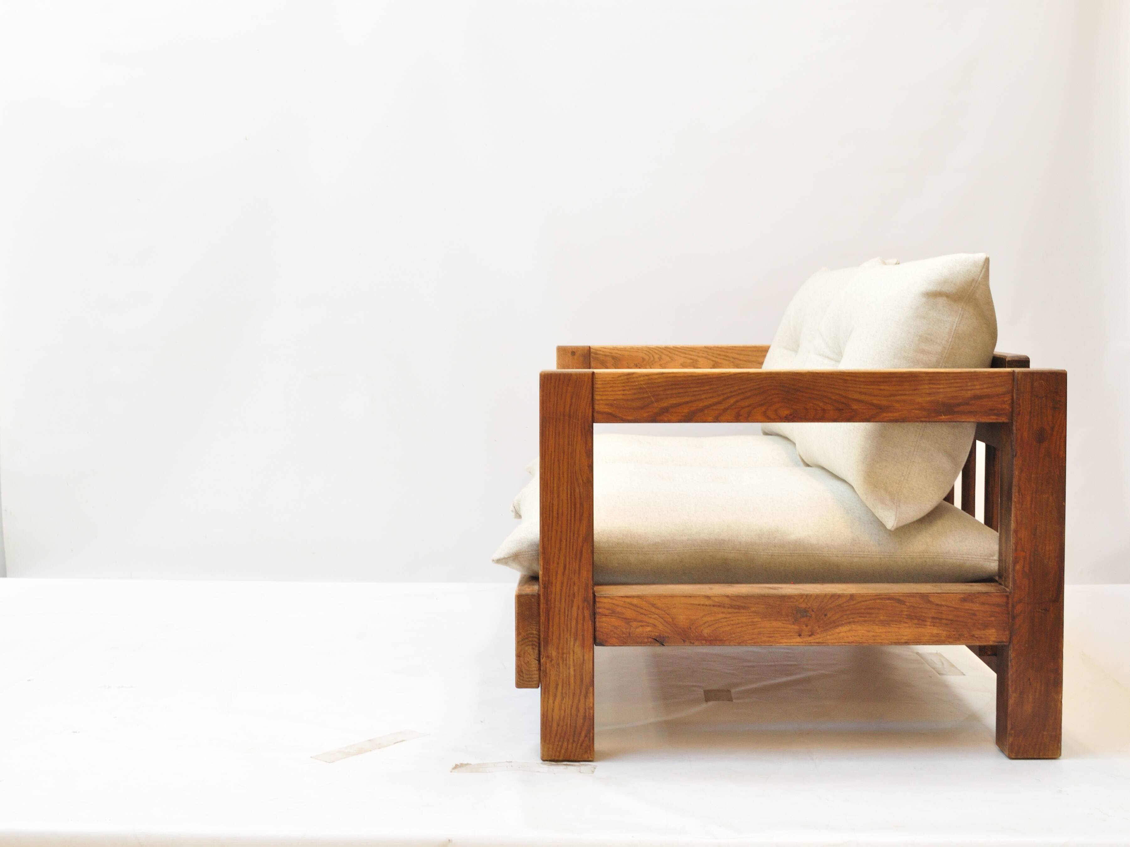 Solid oak two-seater sofa rebuilt in 100% virgin wool