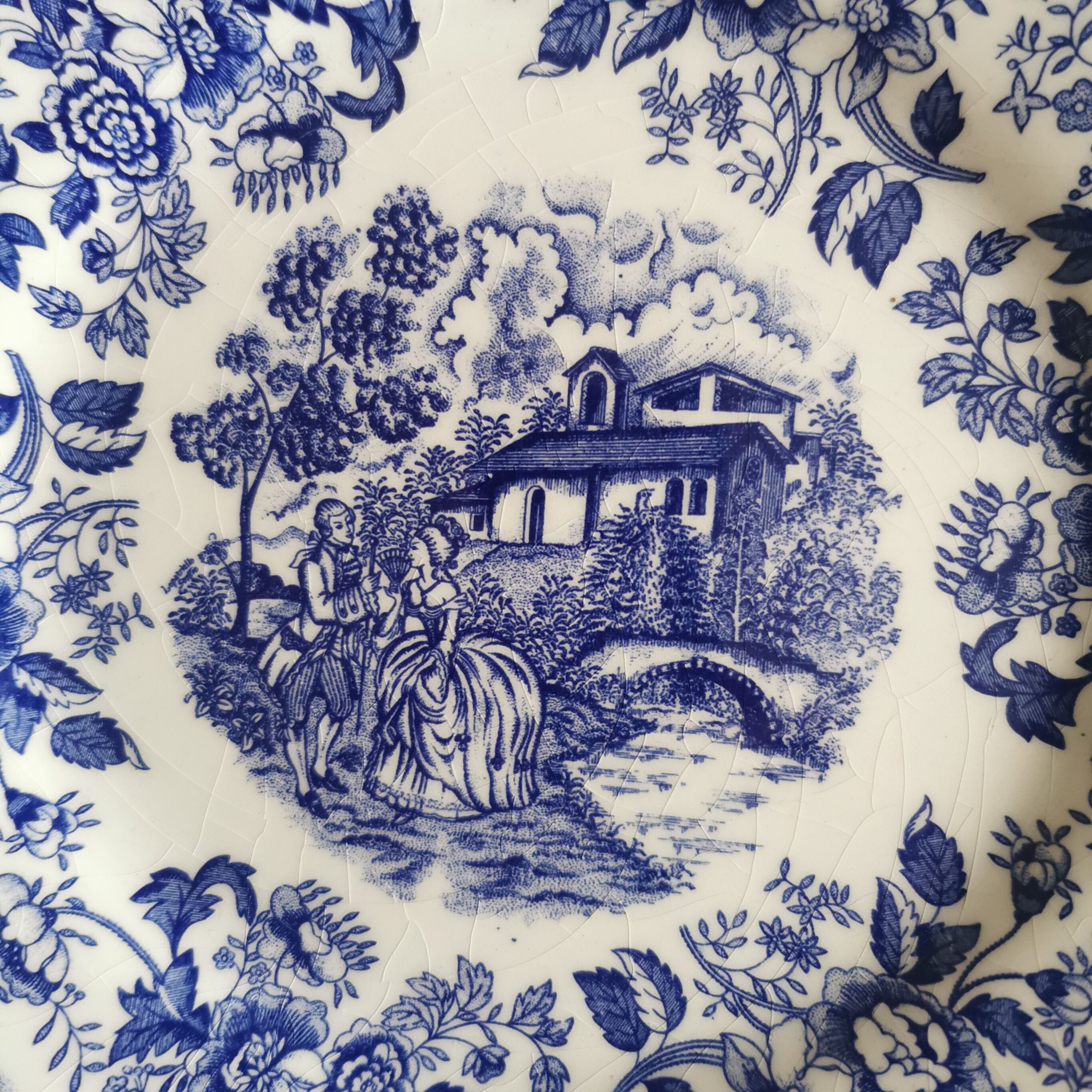 Assiette à dessert ancienne en céramique Ironstone Tableware . Patented