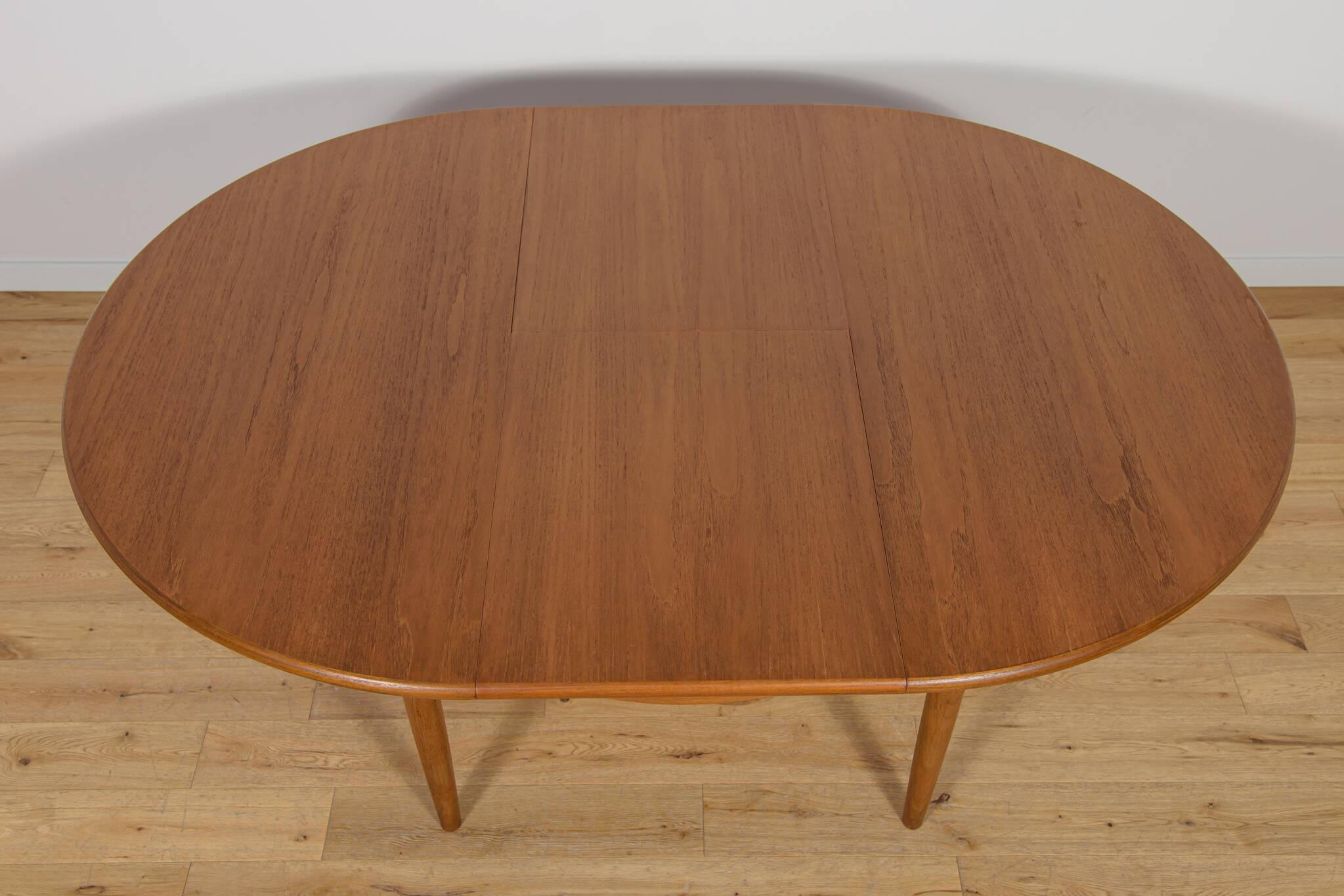 Mid-Century Round Teak Extendable Dining Table, United Knigdom, 1960s