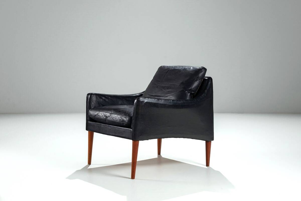 Lounge chair model 800 in leather by Hans Olsen CS Mobler Denmark 1958