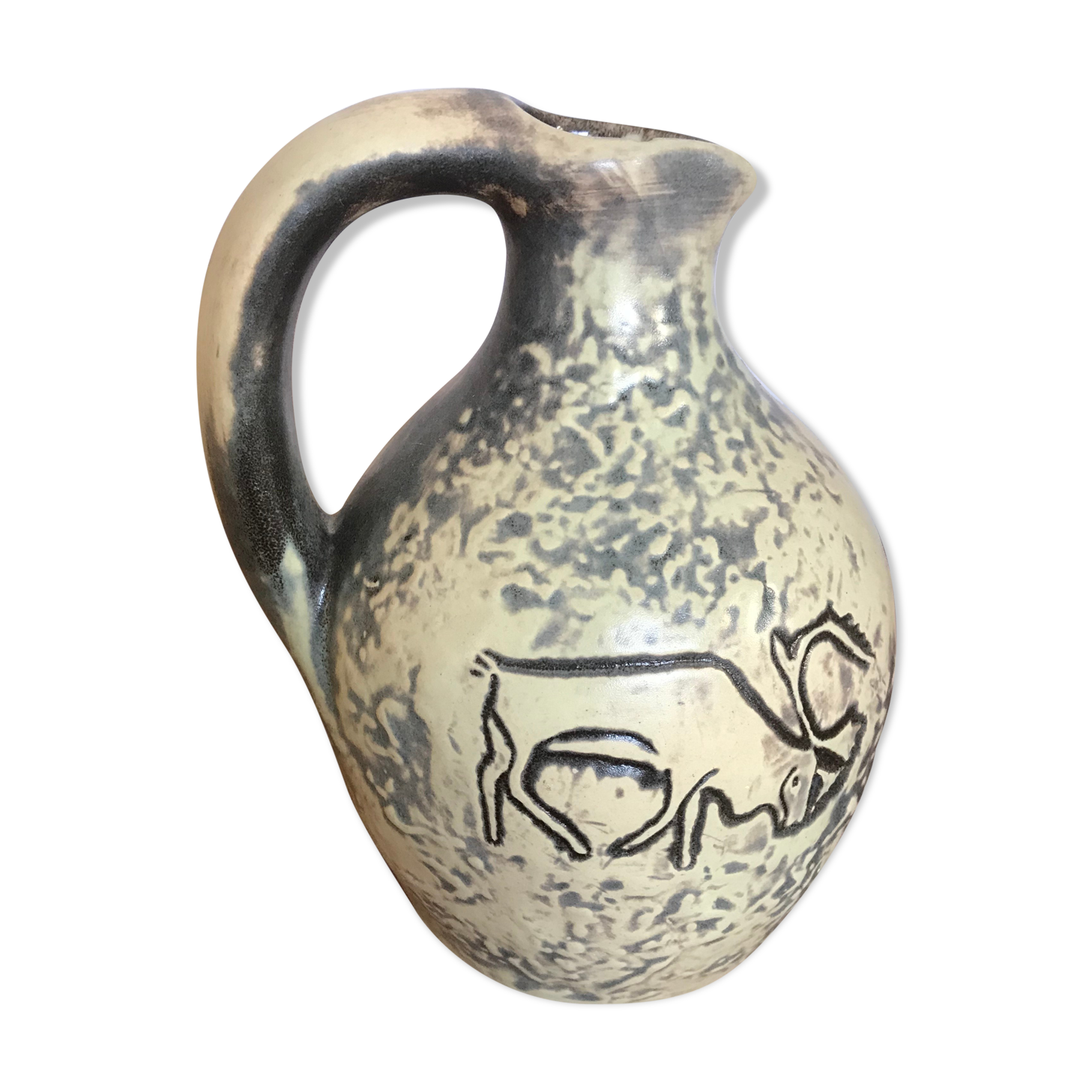 Vintage ceramic pitcher parietal art