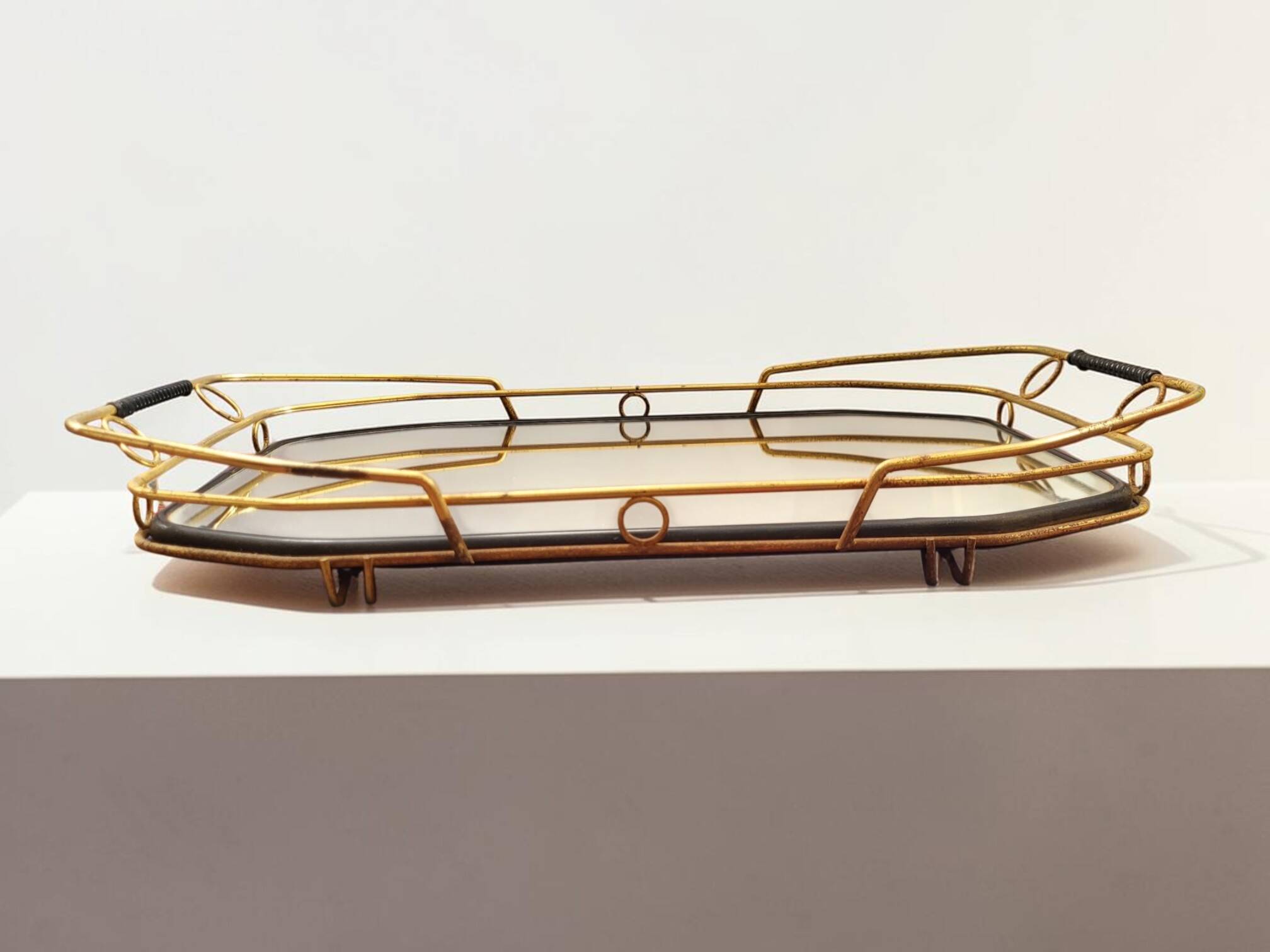 Vintage mirror plateau with gallery