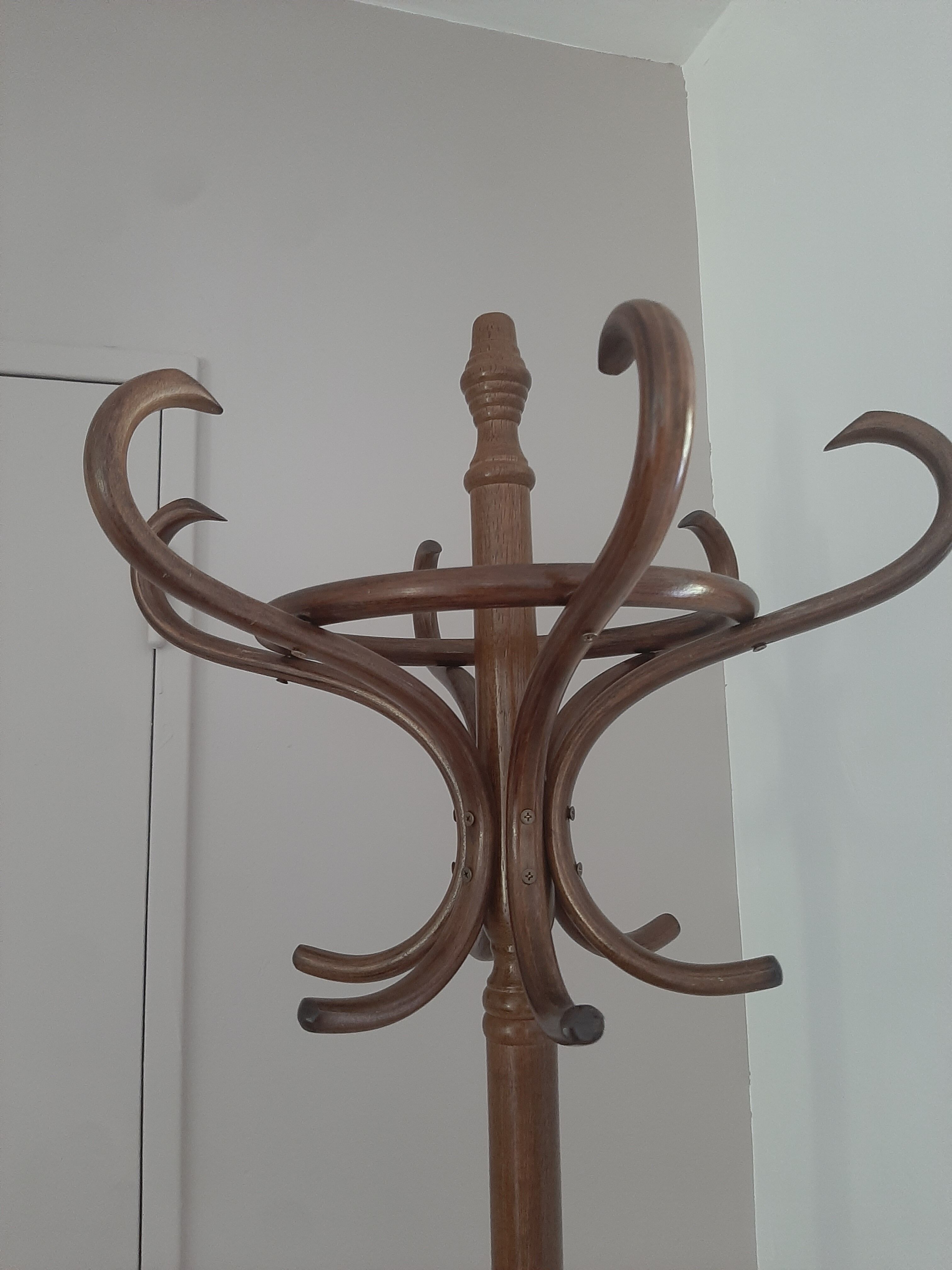 Wooden parrot coat rack - old style curved wood - 12 bells