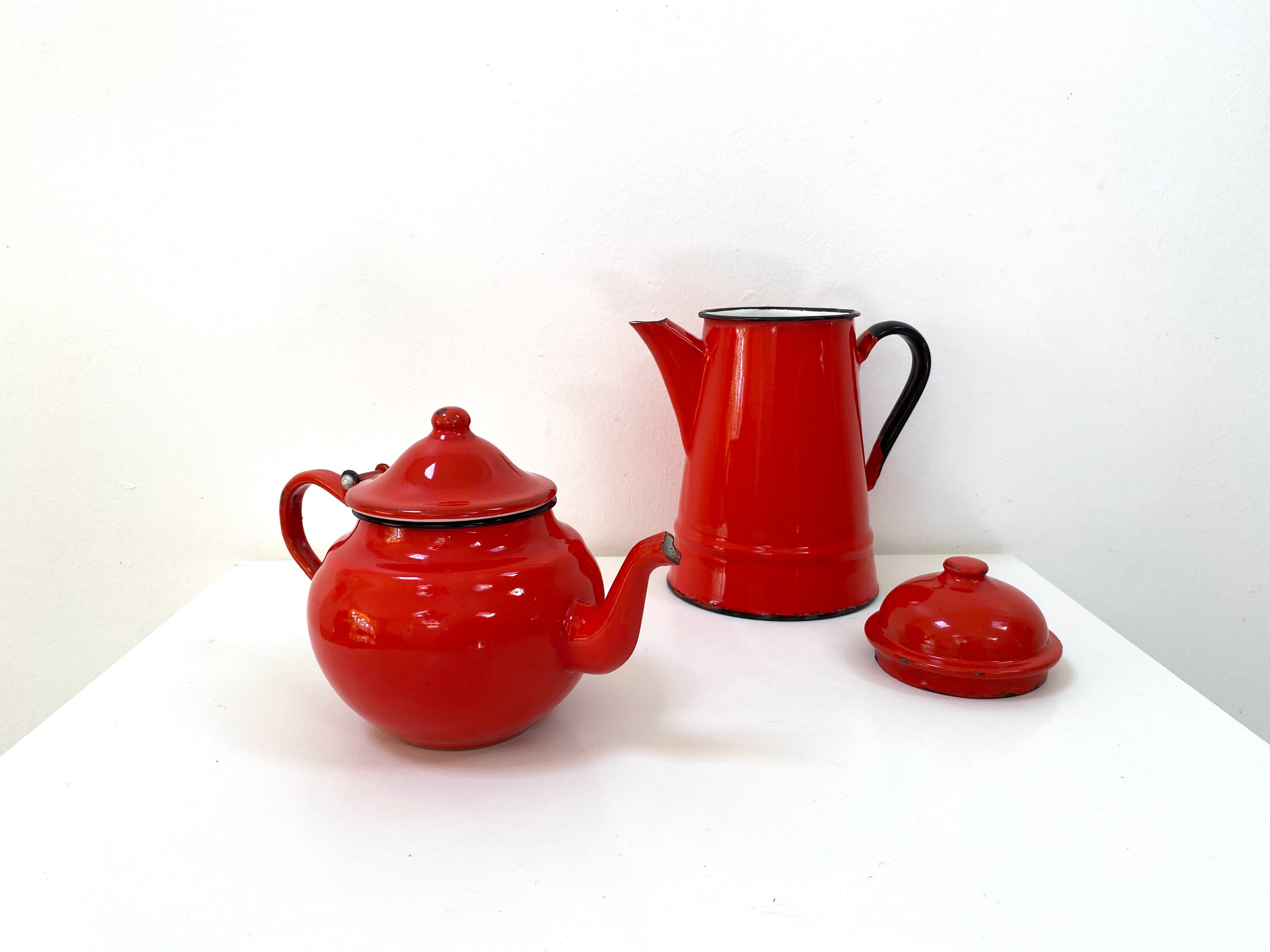 Enamelled teapot from the 70s