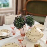 Set of 2 deep plates and 4 flat plates