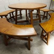 Brutalist ensemble round table 113cm and its 4 rounded stools 1960