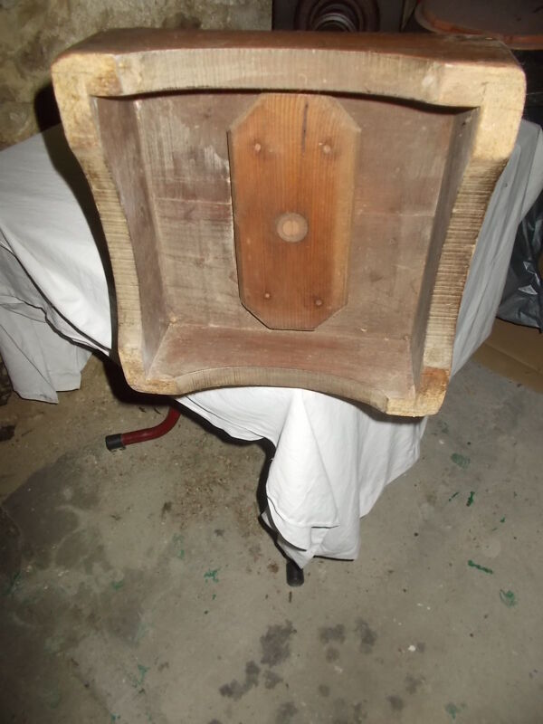 Colonne sellette en bois
