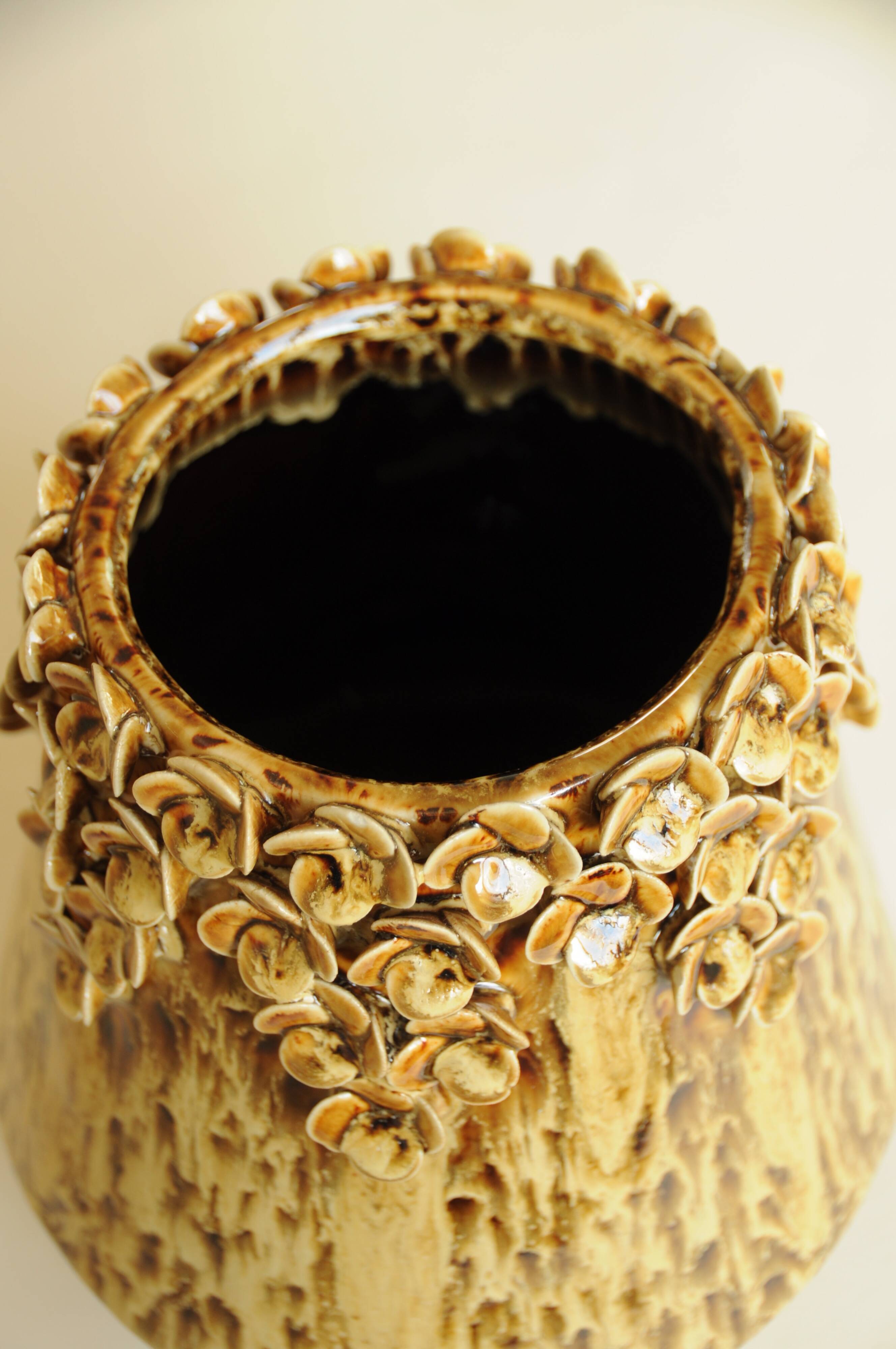 Amber Honey Ceramic Cache-Pot with Sculpted Floral Decor - Bohemian Style