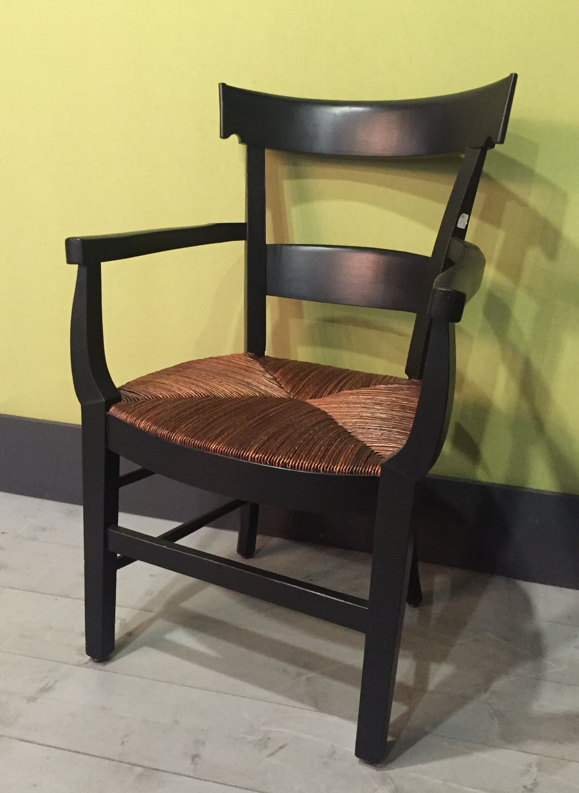 Chair mulched black lacquered cherry (brown mulch)