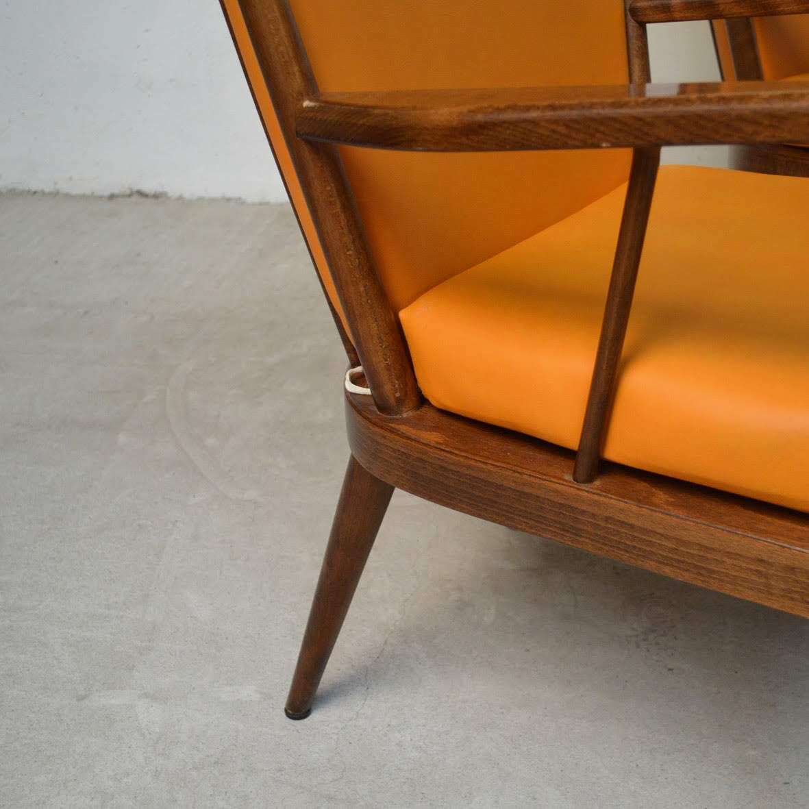 Fauteuils « Éventail »  Baumann rouge et jaune orangé années 80