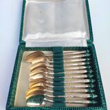 Set of boxed silver teaspoons