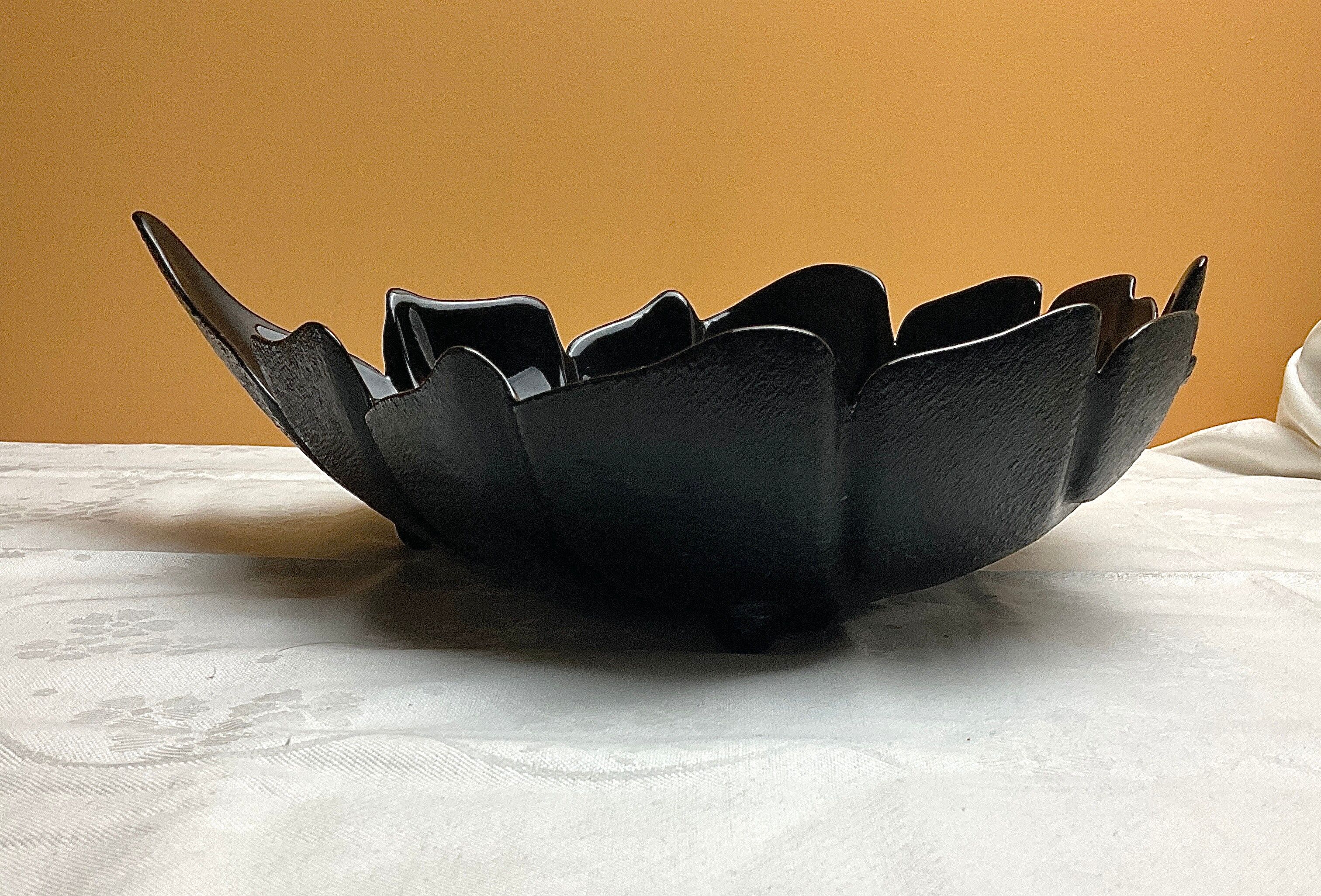Black glass sheet shaped tidy