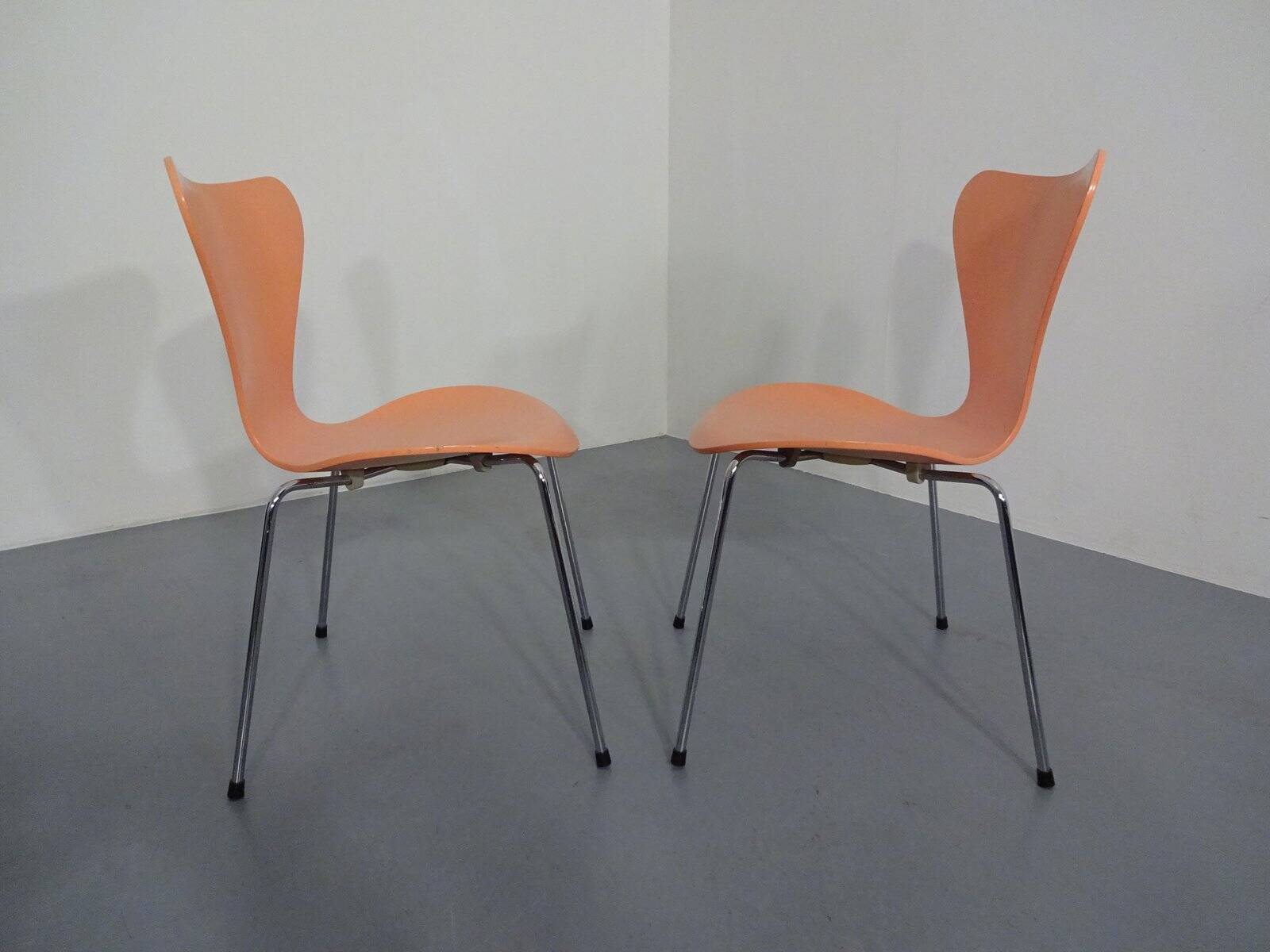 Danish 3107 Chairs by Arne Jacobsen for Fritz Hansen, 1994, Set of 2