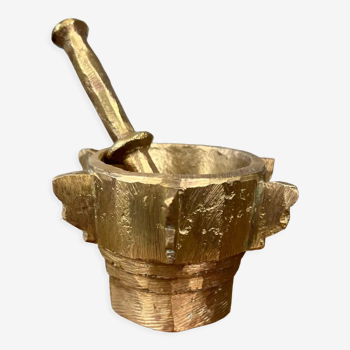 Bronze mortar with pestle