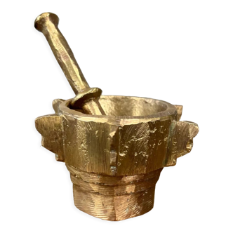 Bronze mortar with pestle