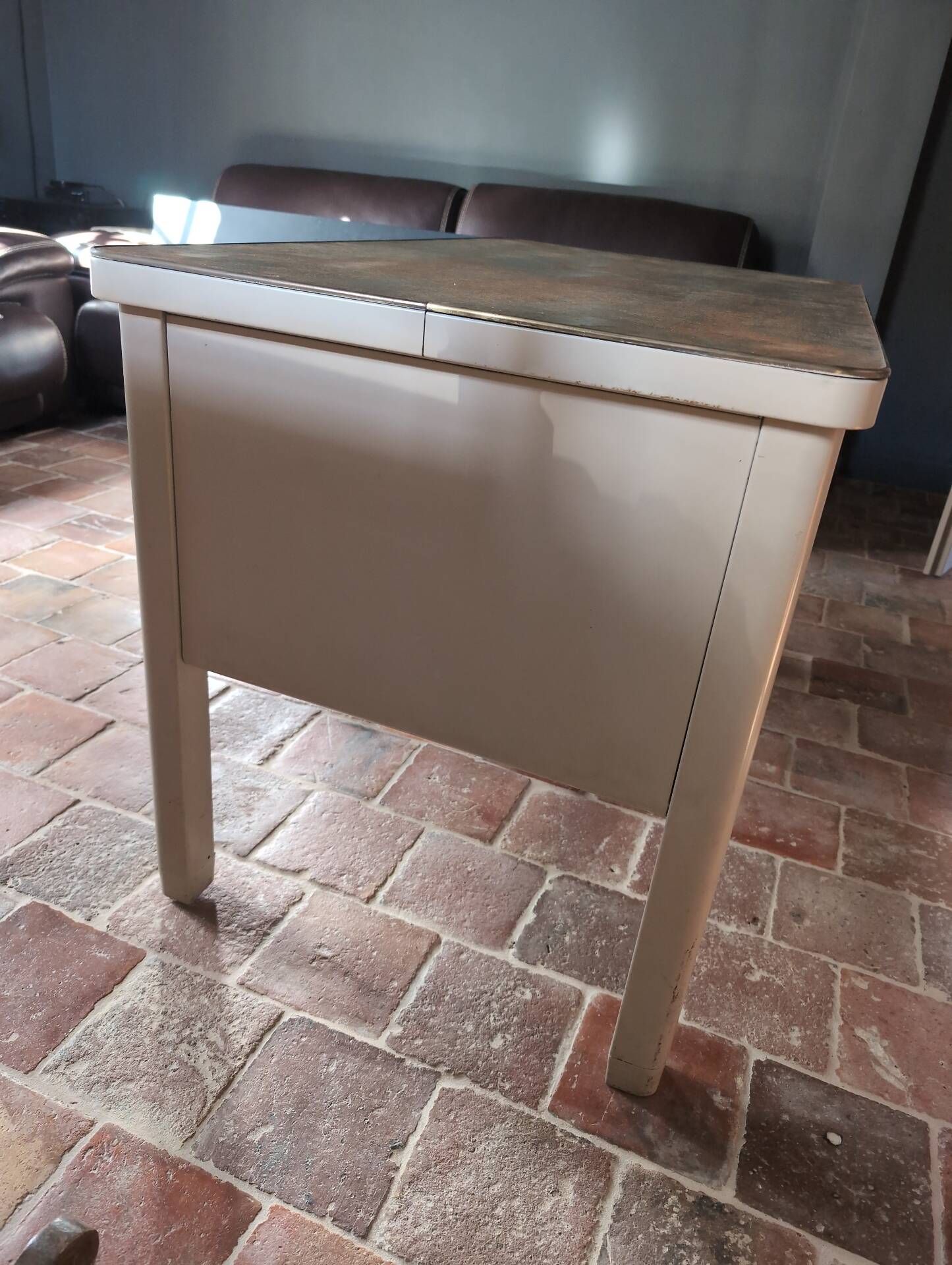 Children's metal desk
