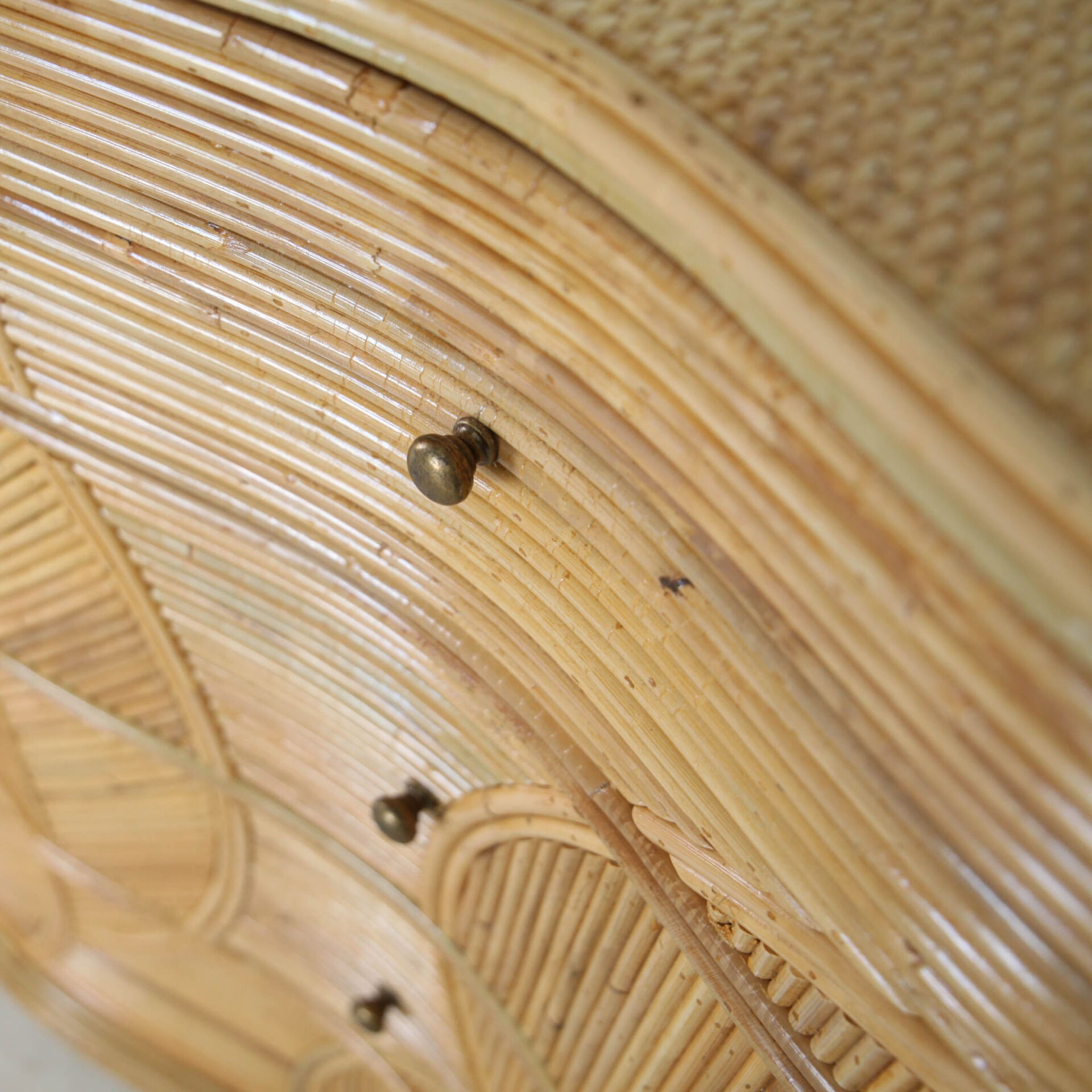 Commode « feuilles » en rotin