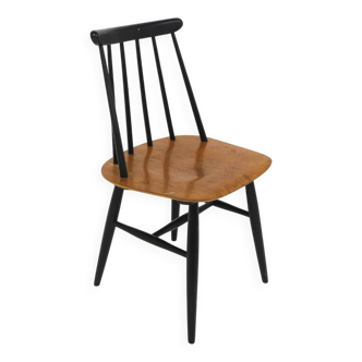 Chaise scandinave"pinnstol" Fanett par Ilmari Tapiovaara, Suède, 1960