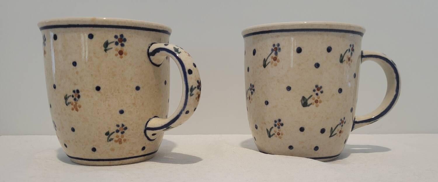 2 Vintage stoneware mugs