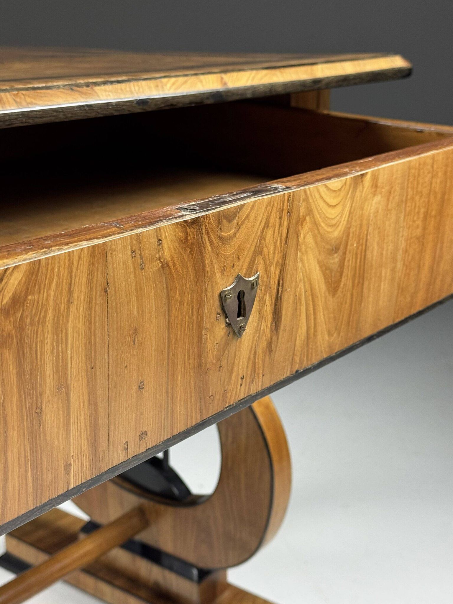 Bureau Biedermeier, table de centre