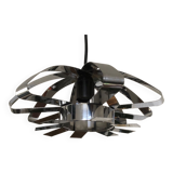 Metal strip suspension
