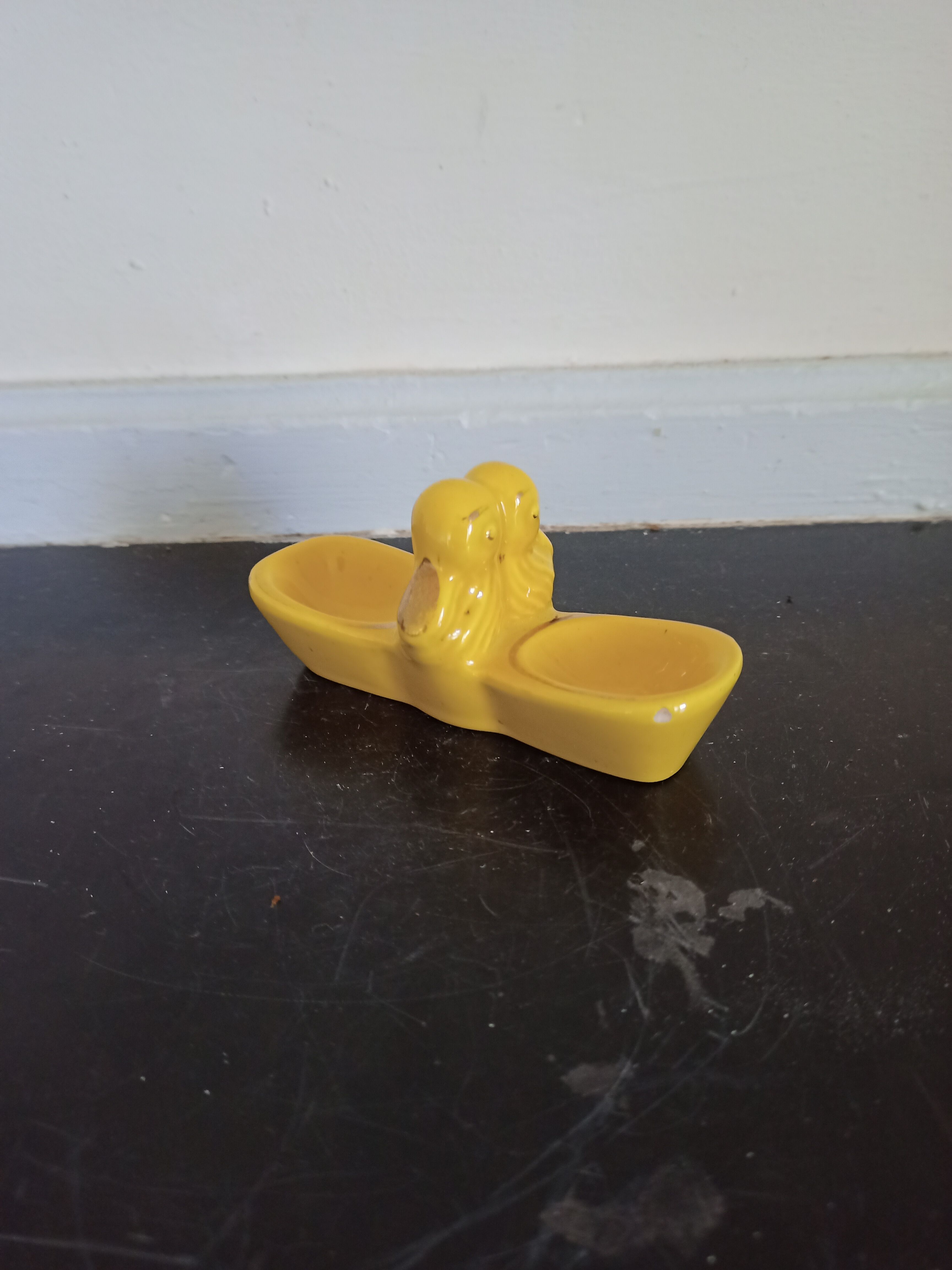 Saleron in yellow earthenware birds Saint Clement style