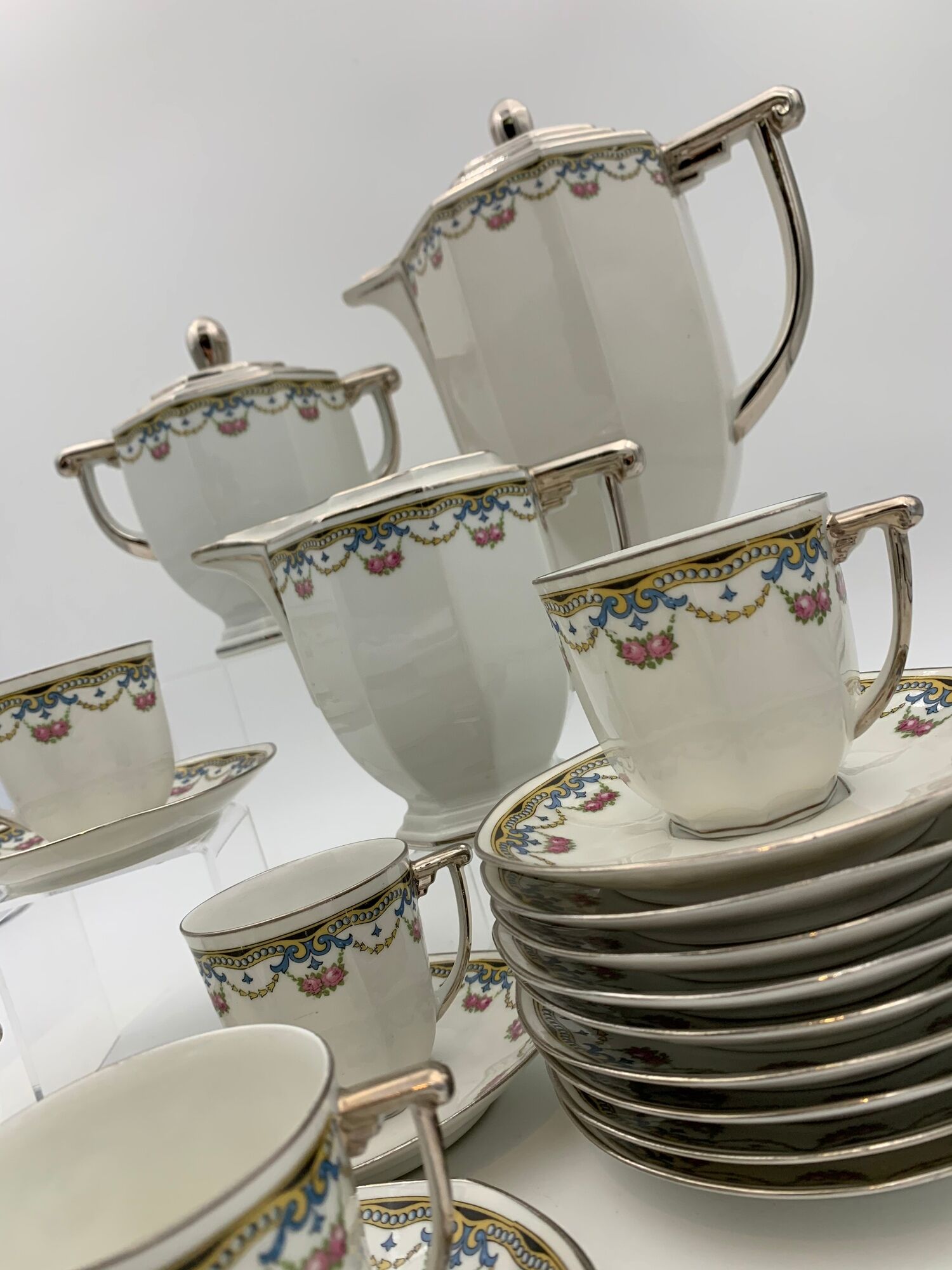 Large porcelain coffee service, 33 pieces, signed RAYNAUD - Cie Limoges - 1940s