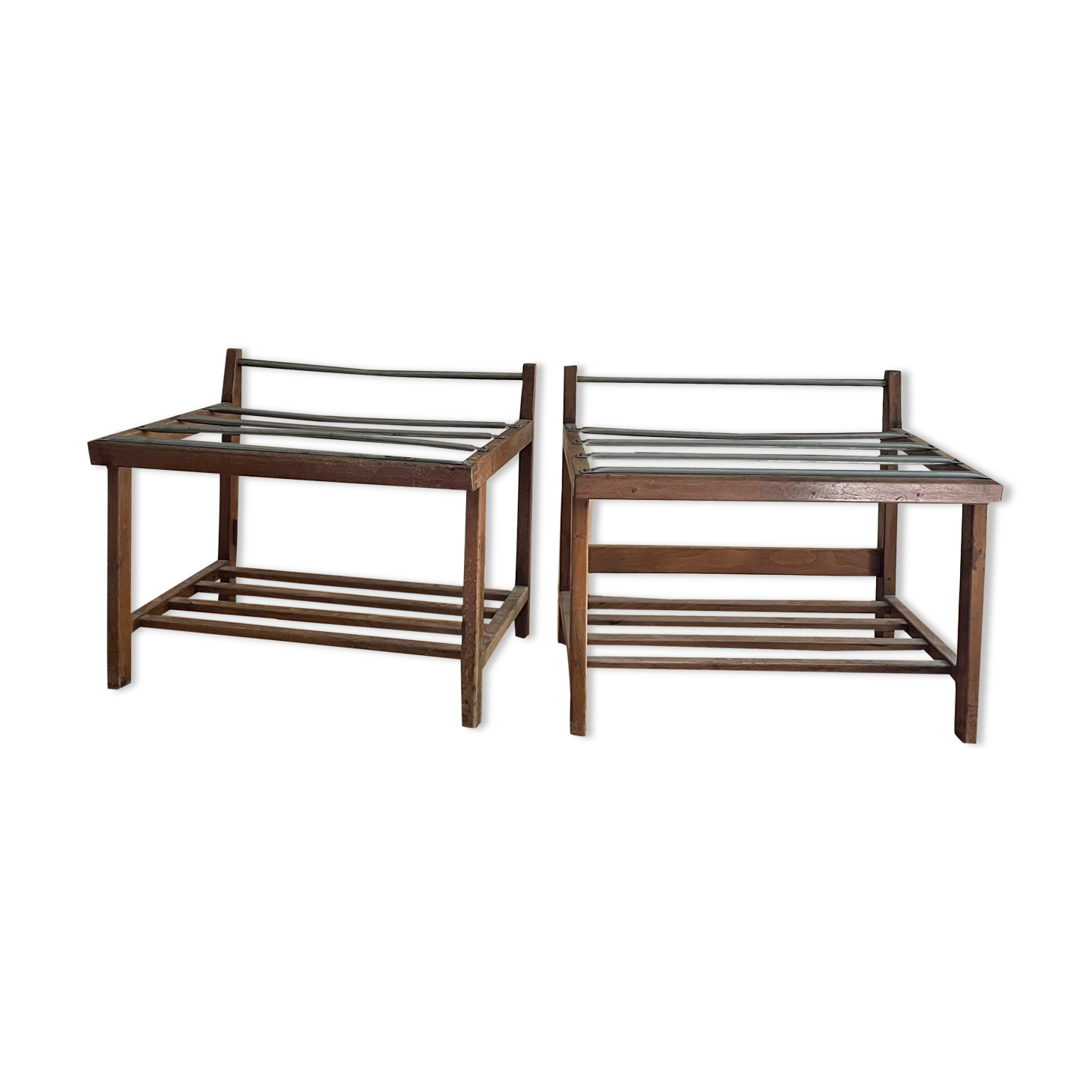 Pair of suitcase holders