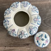 Boîte en porcelaine de Chine ancienne