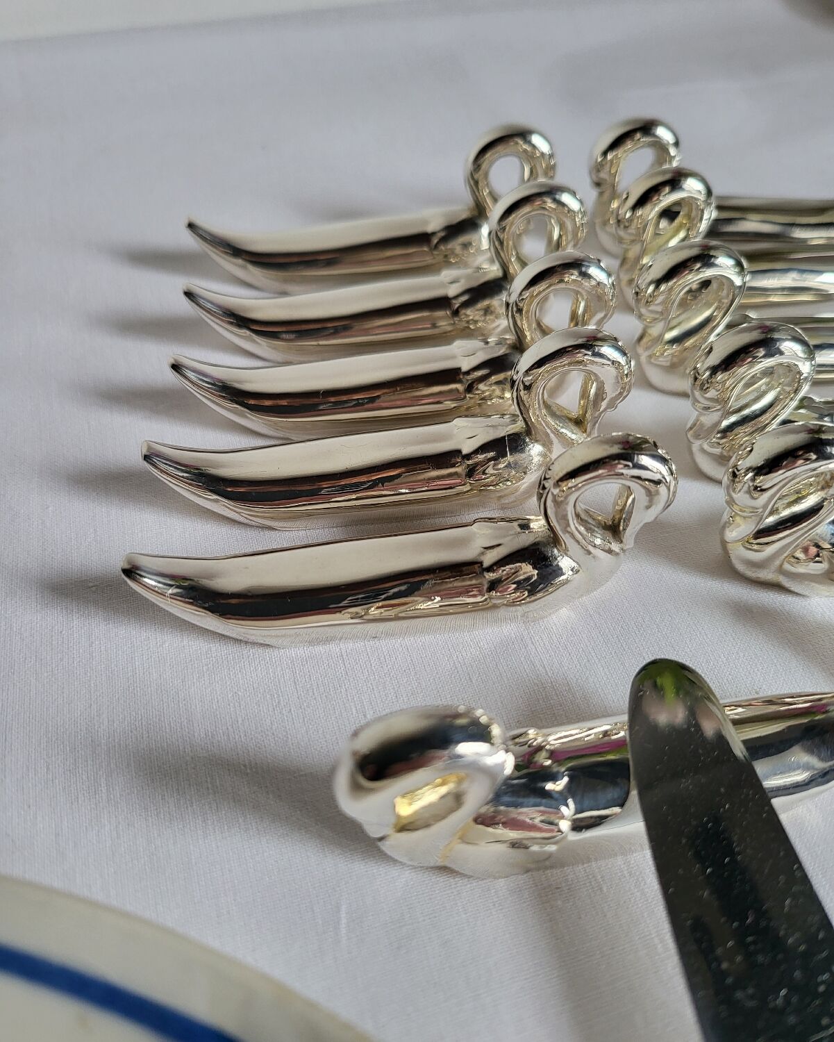 12 Silver-Plated Swan Knife Holders