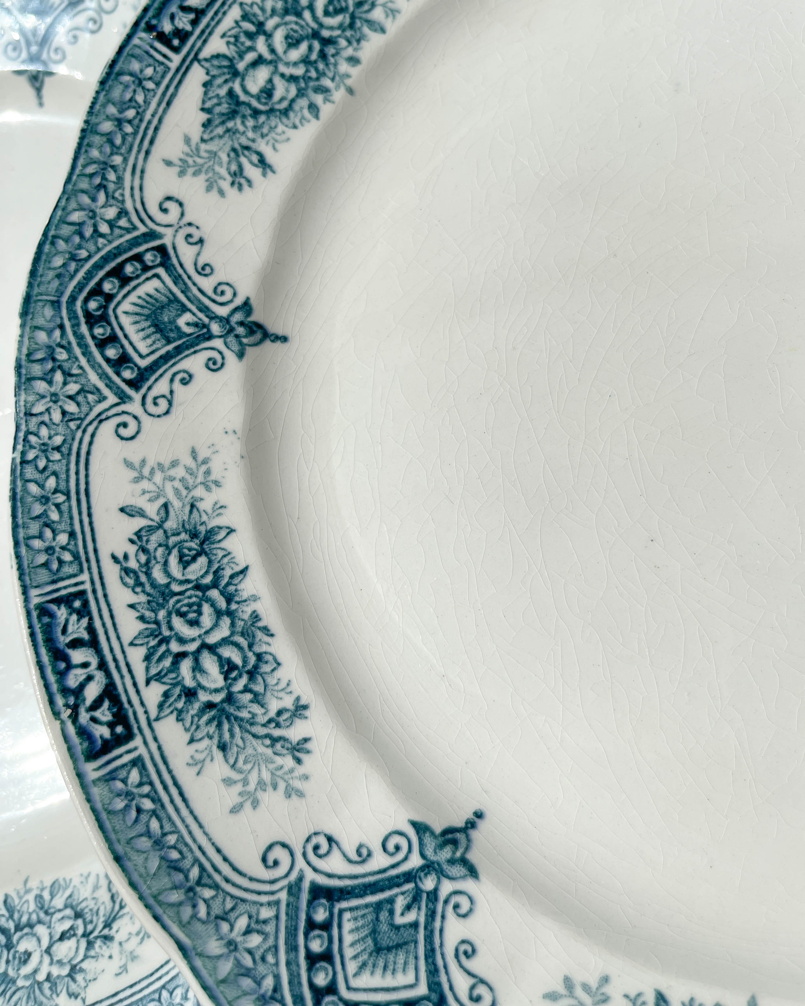 6 vintage flat plates iron earth onnaing model "spring"