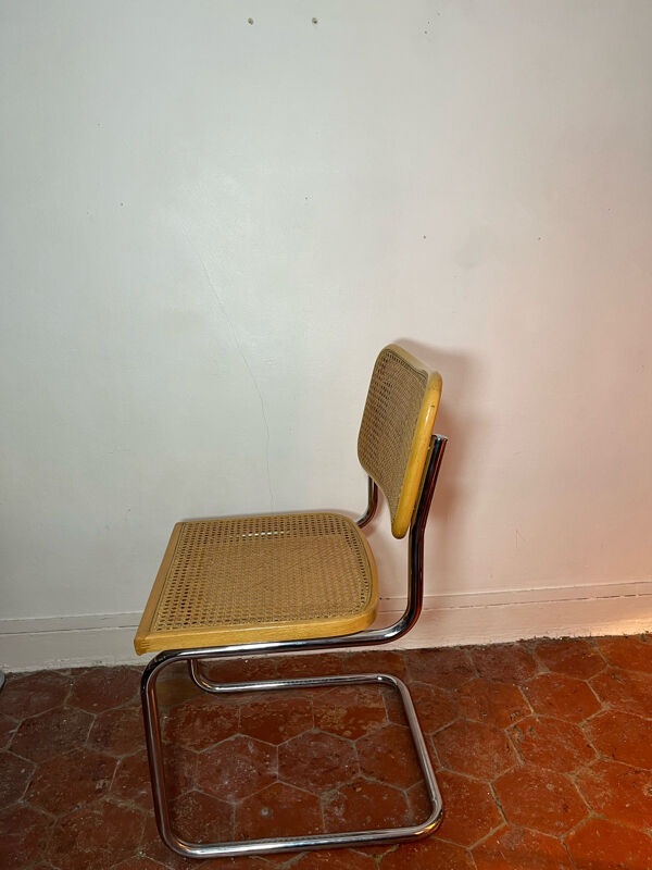 Chaise b32 par Marcel Breuer