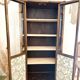 Armoire vitrée en bambou et cannage
