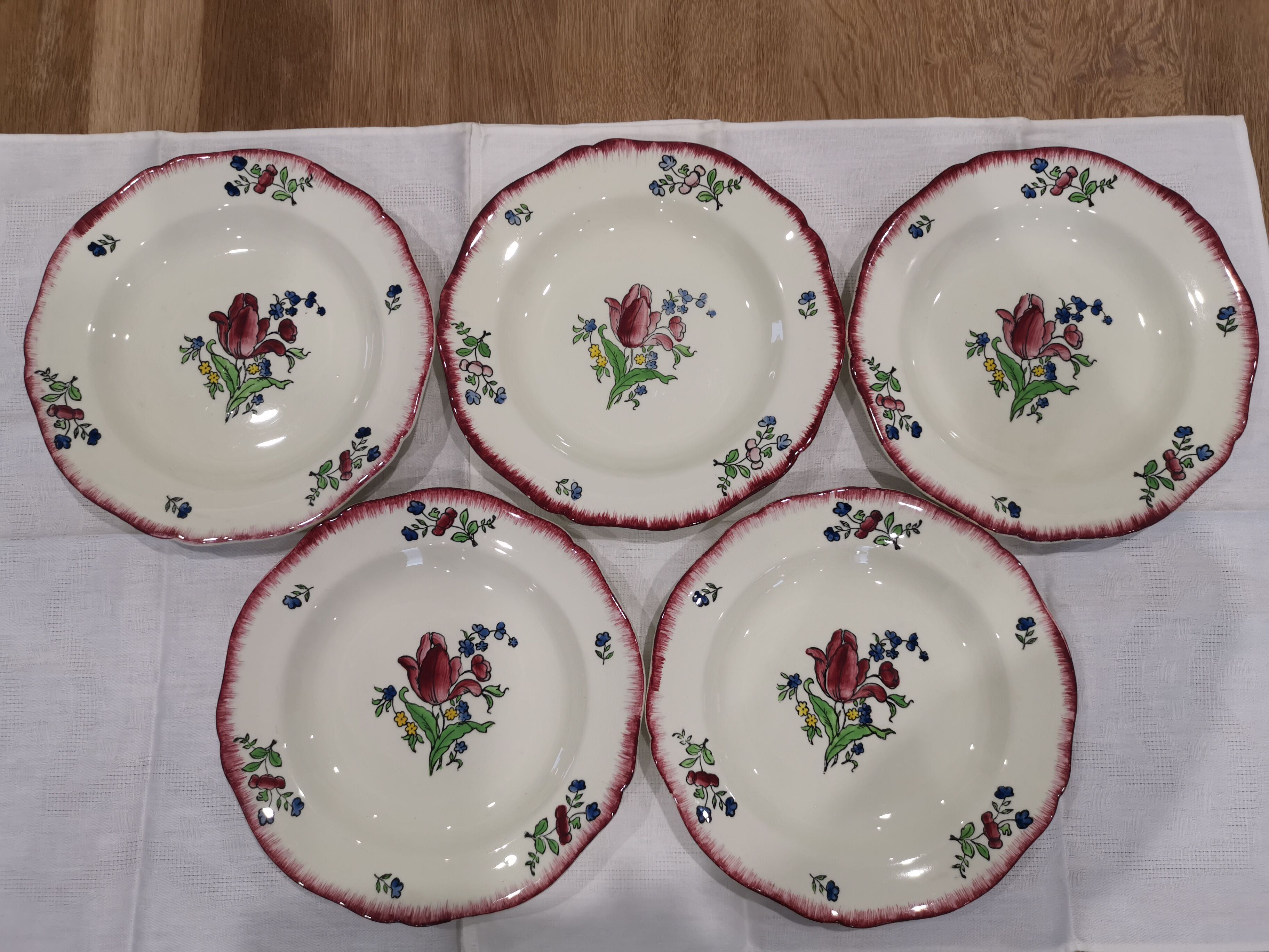 Set of 5 old hollow plates in gien earthenware model "lorraine"