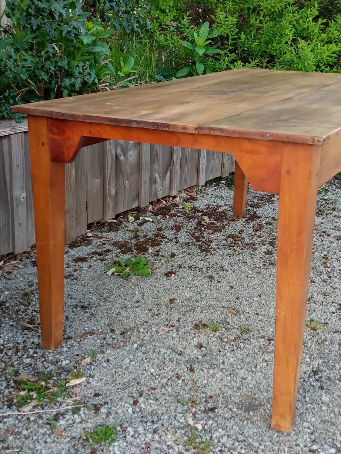Farmhouse table for 4/6 people