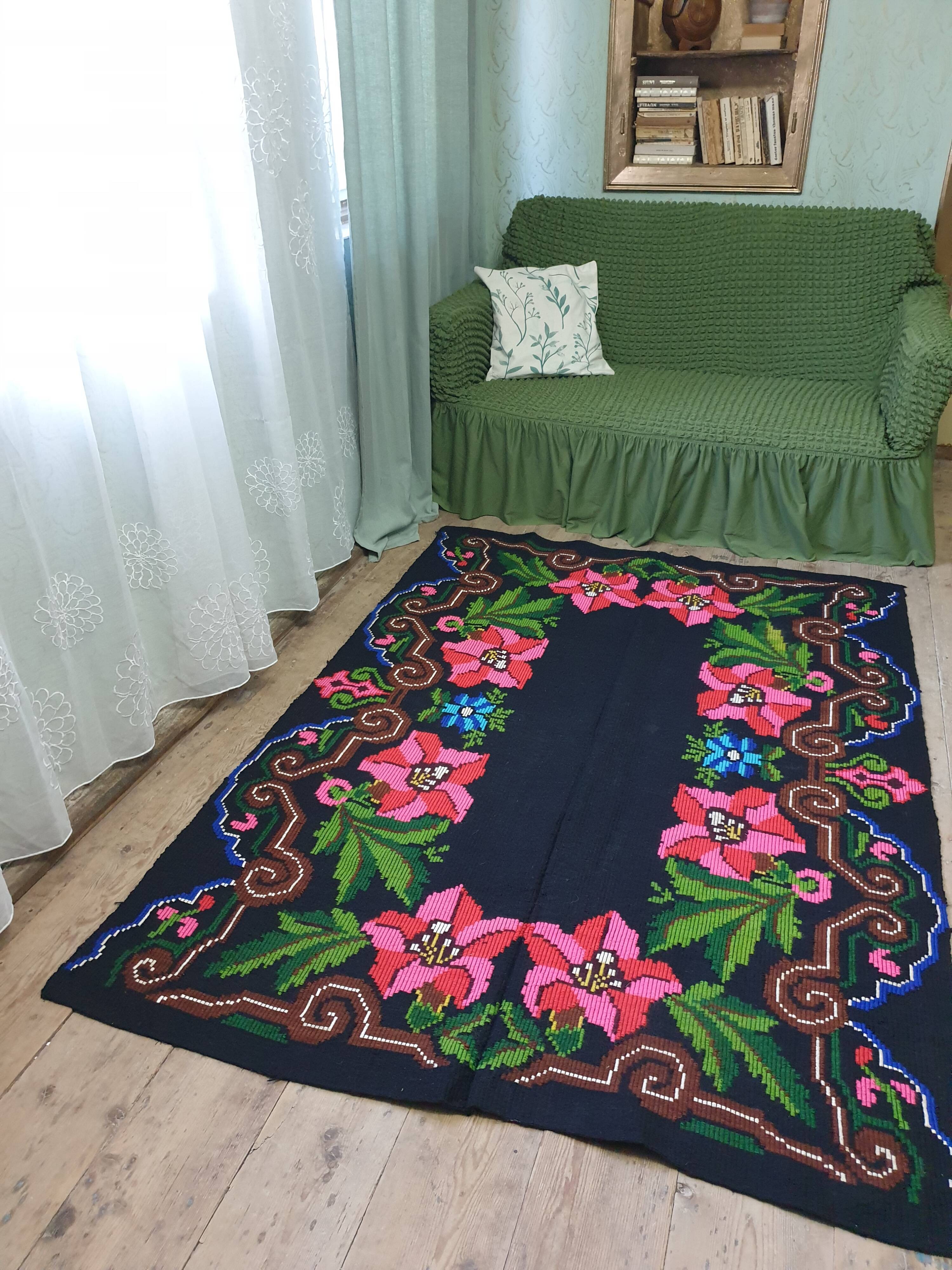 Romanian vintage carpet, throw with delicate flowers
