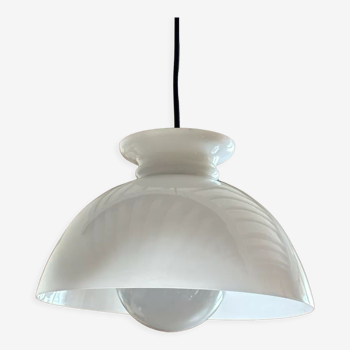 Opaline suspension