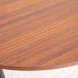 Expandable round dining table